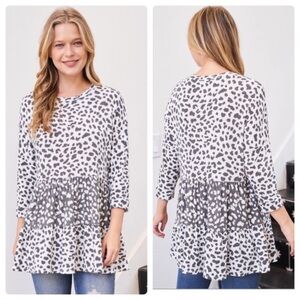 New Adorable Tiered Gray And White Leopard Print Tiered Women’s Top
